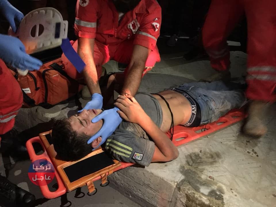 عناصر من الشرطة اللبنانية يعتدون بالضرب و السحل على فتى سوري يبيع الورد (صور)