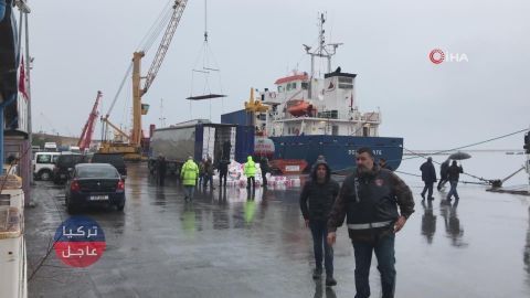 ضبط 33 سورياً داخل شاحنة على متن سفينة في قبرص التركية (صور + فيديو) ضبط 33 سورياً داخل شاحنة على متن سفينة في قبرص التركية (صور + فيديو)