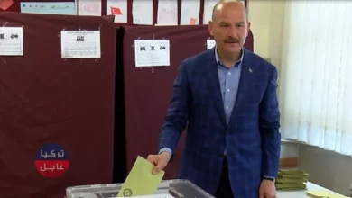 وزيرا الخارجية والداخلية التركيين يقترعان في الانتخابات المحلية