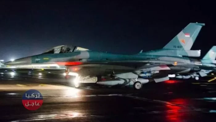 مسحراتي في أحد الدول الإسلامية يستخدم طائرة حربية لإيقاظ الناس على السحور