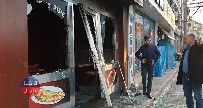 تركيا .. انفجار ضمن محل للصفيحة (لحم بعجين) في بورصا يرعب السكان تركيا .. انفجار ضمن محل للصفيحة (لحم بعجين) في بورصا يرعب السكان