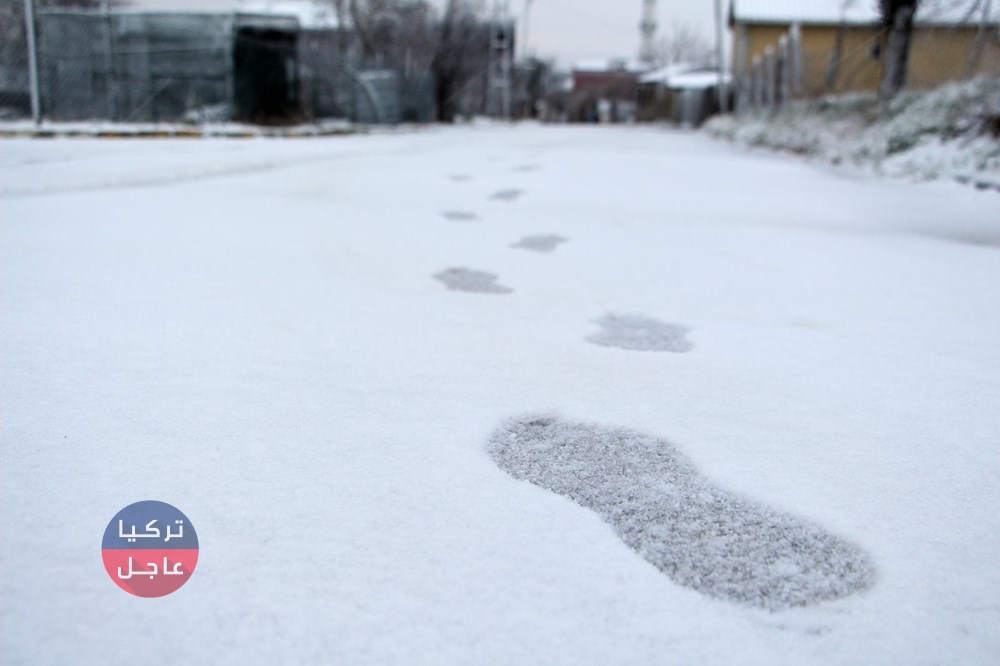 الثلوج تبدأ بالتساقط في إسطنبول والأرصاد الجوية تحذر المواطنين (صور)