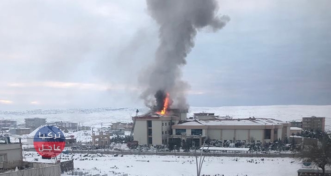 تركيا .. حريق في مشفى إيدل الحكومية بشرناق وإخلاء للمرضى ووالي شرناق يصدر بياناً (صور)