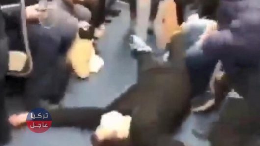 روسيا .. شاهد بالفيديو شاب يرعب مئات الأشخاص داخل مترو بمزحة صغيرة