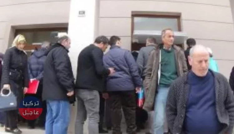 تركيا .. ازدحام أمام البنوك وعدم تطبيق لقرار حفظ المسافة