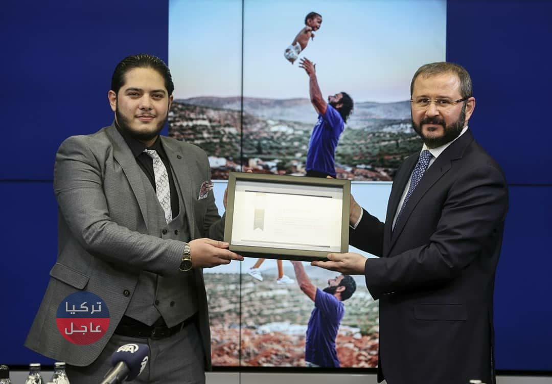 وكالة الأنباء الرسمية التركية تكرم مصور سوري فاز بأفضل صورة للعام 2020