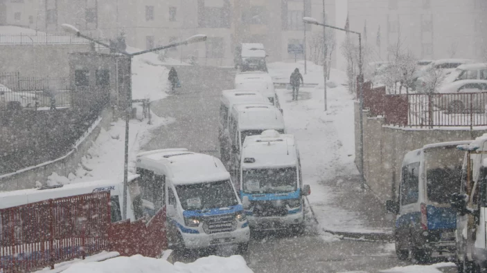 الثلوج تفاجئ ولاية تركية وتصل إلى عدة سنتيمترات (شاهد بالفيديو)