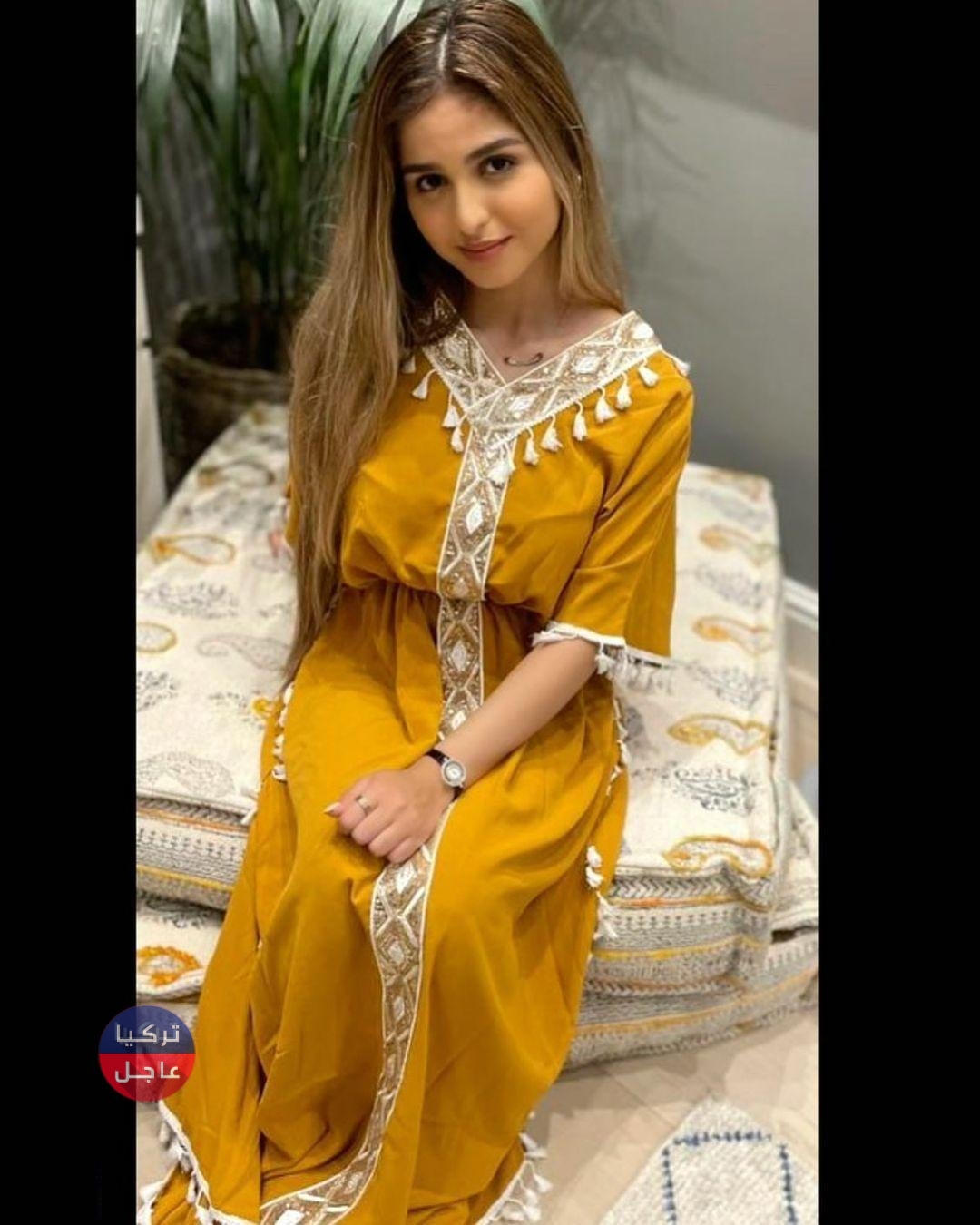 حلا الترك تبتسم بوجه حزين خلال الظهور الأحدث بعد أزمتها مع والدتها منى السابر حلا الترك تبتسم بوجه حزين خلال الظهور الأحدث بعد أزمتها مع والدتها منى السابر