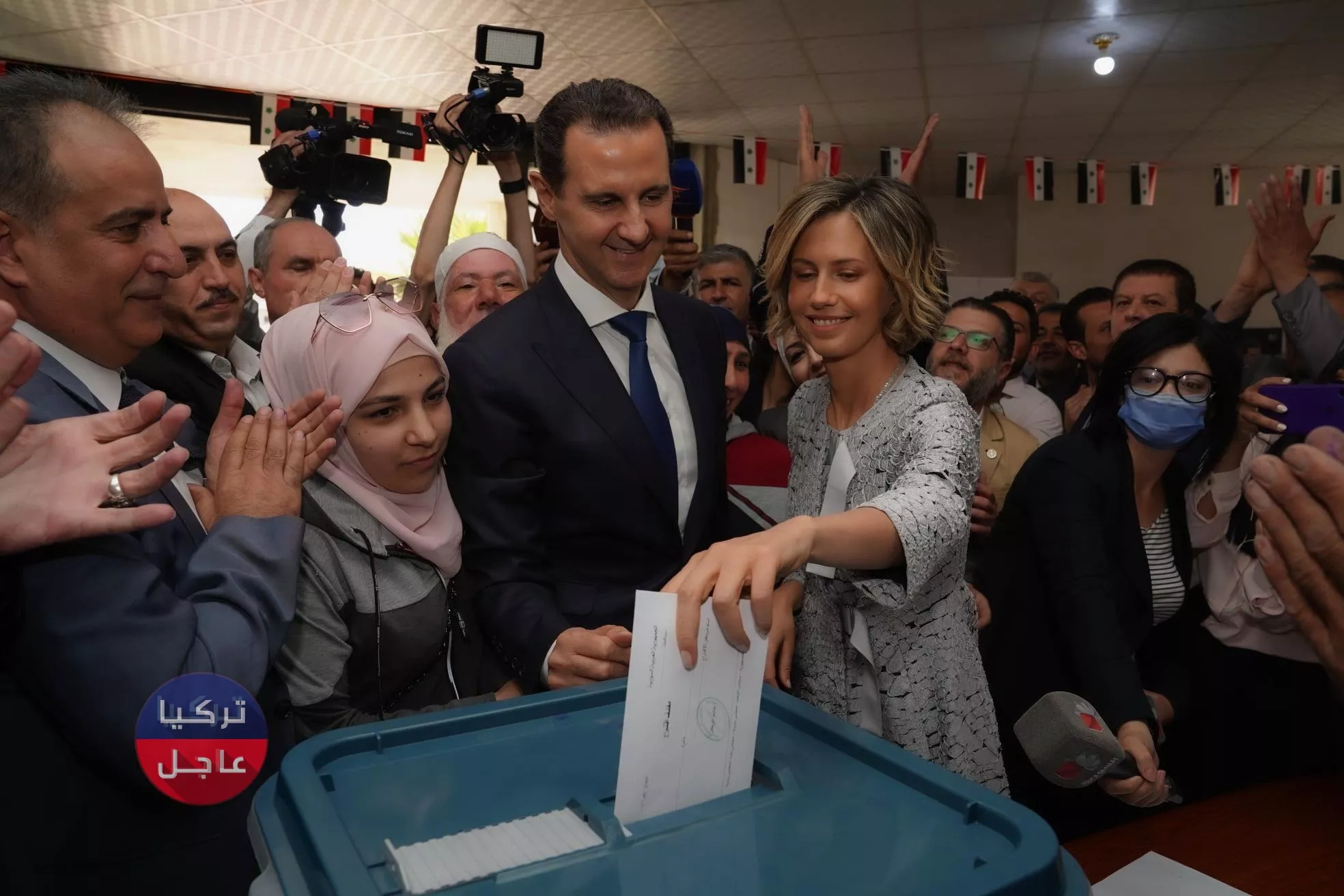 عاجل بشار الأسد يدلي بصوته بمنطقة للمعارضة سابقا وبكل وقـ.ـاحة على جـ.راح السوريين عاجل بشار الأسد يدلي بصوته بمنطقة للمعارضة سابقا وبكل وقـ.ـاحة على جـ.راح السوريين