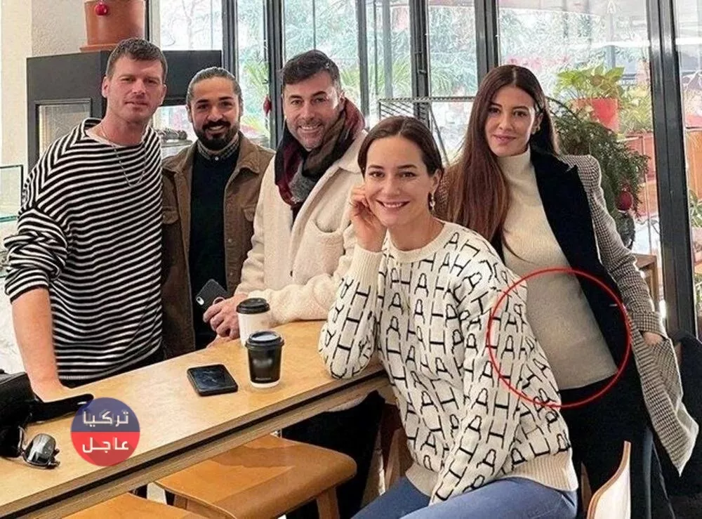 زوجة "مهند" الممثل التركي ترفض عرضاً خيالياً مقابل إعلان مع طفلها الذي لم تلده بعد