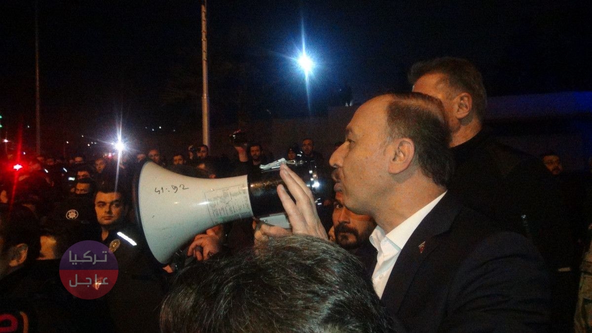 توتر كبير في شانلي أوروفا التركية يوم الأمس بعد شائعات بحدوث أعمال شغب توتر كبير في شانلي أوروفا التركية يوم الأمس بعد شائعات بحدوث أعمال شغب