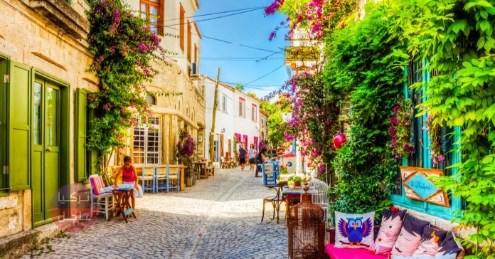 ألاتشاتى : أحد العناوين السياحية الساحرة في ازمير بتركيا! ألاتشاتى : أحد العناوين السياحية الساحرة في ازمير بتركيا!