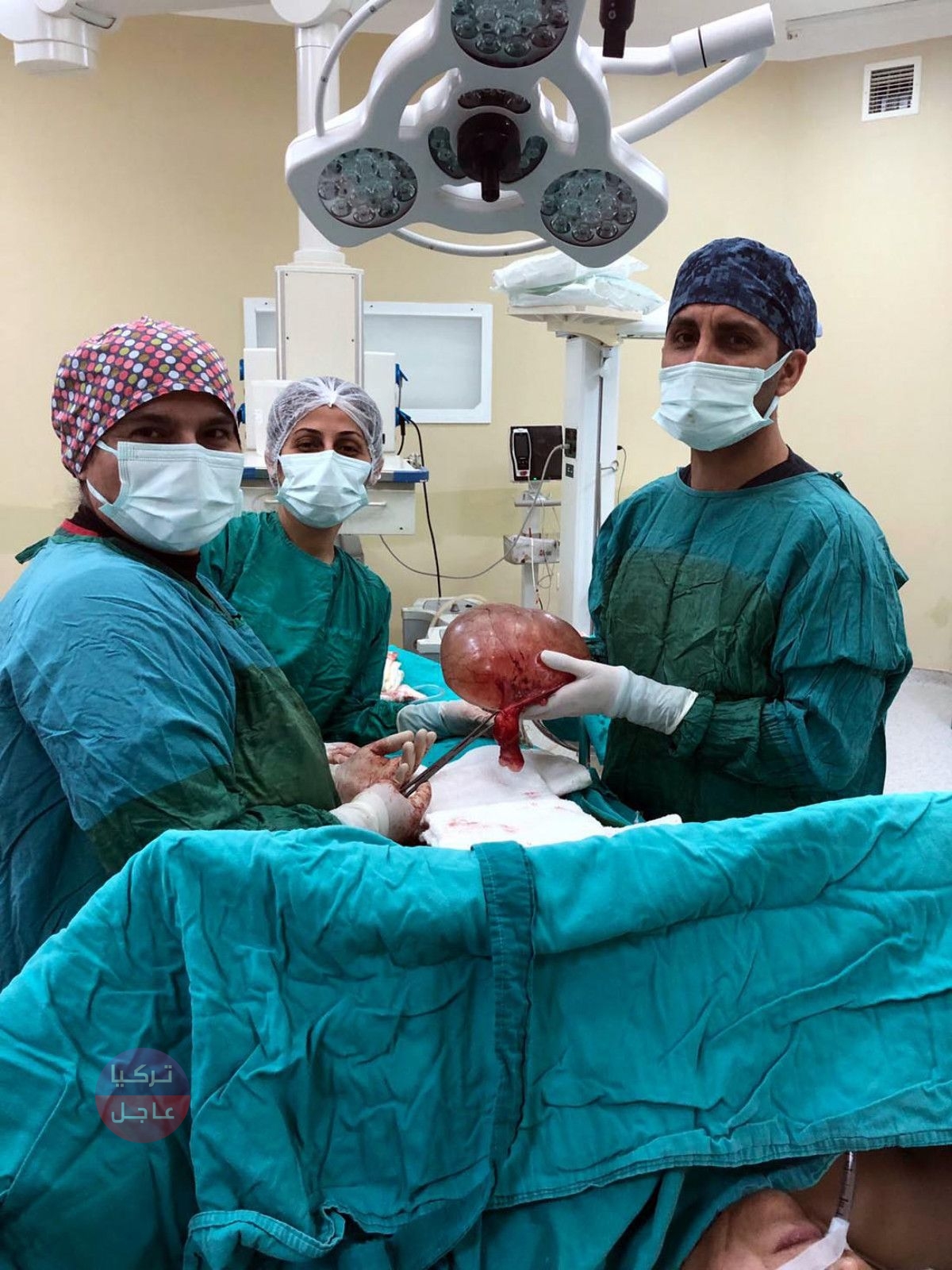 امرأة تعاني من ضيق التنفس ما خرج من بطنها كان مرعبا امرأة تعاني من ضيق التنفس ما خرج من بطنها كان مرعبا