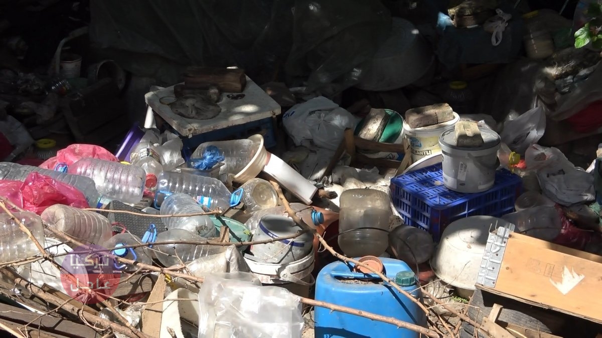 صدم الجميع.. شاهد ما خرج من منزل سيدة عجوز بولاية بورصا في تركيا صدم الجميع.. شاهد ما خرج من منزل سيدة عجوز بولاية بورصا في تركيا