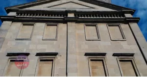 تشاهد فقط في بريطانيا! أخيرا سر النوافذ المغلقة بالإسمنت في أبنية بريطانيا تشاهد فقط في بريطانيا! أخيرا سر النوافذ المغلقة بالإسمنت في أبنية بريطانيا