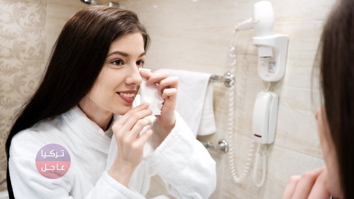 منها الشيخوخة المبكرة للجلد! تعرفي على مضار النوم بالمكياج منها الشيخوخة المبكرة للجلد! تعرفي على مضار النوم بالمكياج