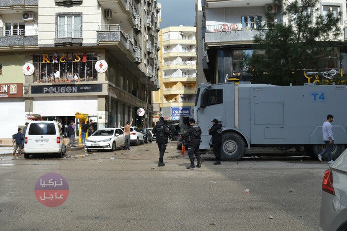 السلطات التركية تعتقل العديد من الأشخاص خلال احتفالات النيروز في باتمان وماردين بسبب هتافات والاعتداء على الشرطة
