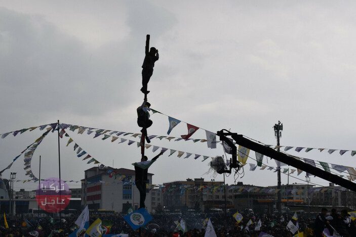 السلطات التركية تعتقل العديد من الأشخاص خلال احتفالات النيروز في باتمان وماردين بسبب هتافات والاعتداء على الشرطة