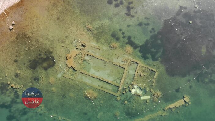 زوجان يعثران على كنز تاريخي أثناء التجول على شاطئ بحيرة عقب انحسار مياهها زوجان يعثران على كنز تاريخي أثناء التجول على شاطئ بحيرة عقب انحسار مياهها