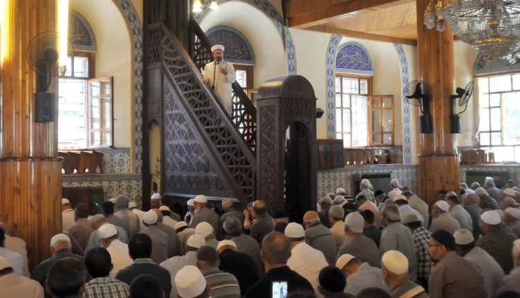 ترجمة خطبة الجمعة في تركيا من اللغة التركية إلى اللغة العربية