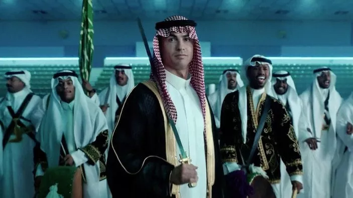 اليوم الوطني السعودي.. صور نجوم كرة القدم باللباس السعودي تغزو العالم