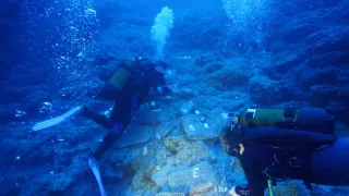 العثور على سبائك عمرها يفوق 3600 سنة في قاع البحر ضمن حطام سفينة في العالم
