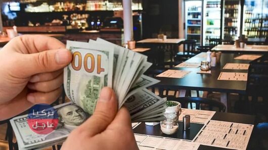 إكرامية سخية بقيمة 10000 دولار تُقدم في مطعم: كرم ضيافة يُخلّد ذكرى صديق
