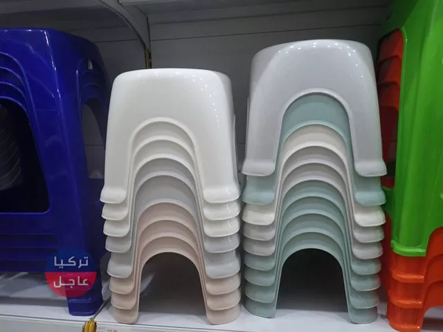 أسرار الثقوب في المقاعد البلاستيكية: وظائف عملية لم تكن تتوقعها ستدهشك تماما!