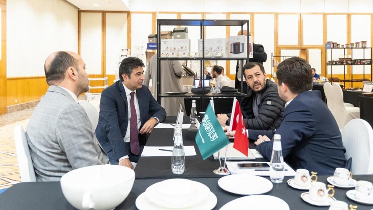 الشركات التركية تتوجه إلى السعودية بعقود قيمتها ملايين الدولارات