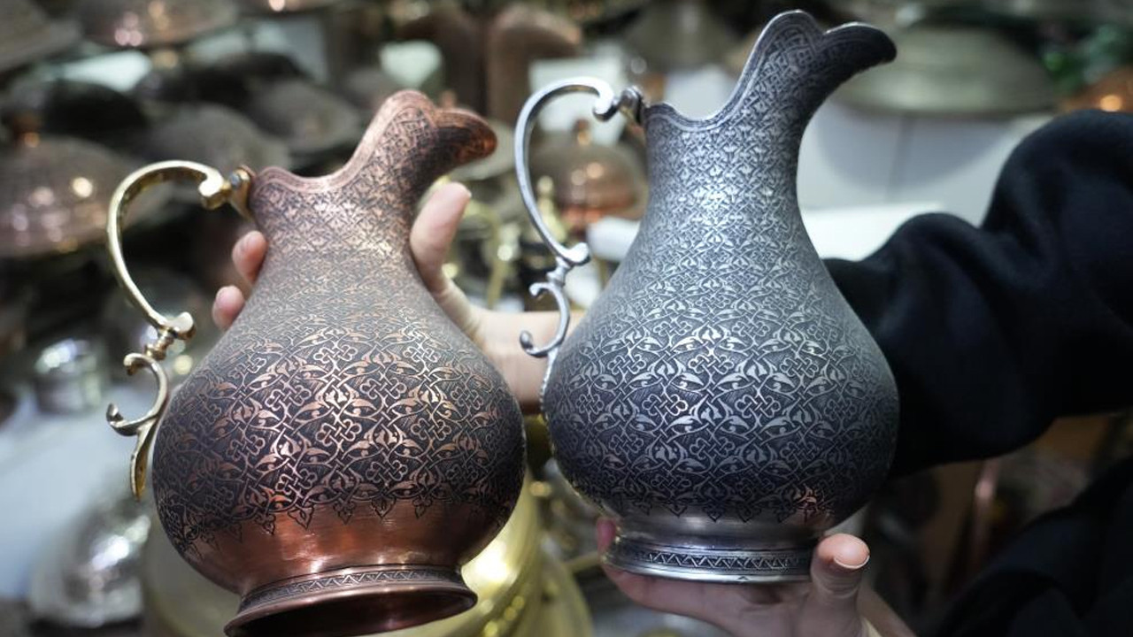 شرب المياه بأباريق النحاس في غازي عنتاب ستكلفك 40 ألف ليرة تركية شرب المياه بأباريق النحاس في غازي عنتاب ستكلفك 40 ألف ليرة تركية