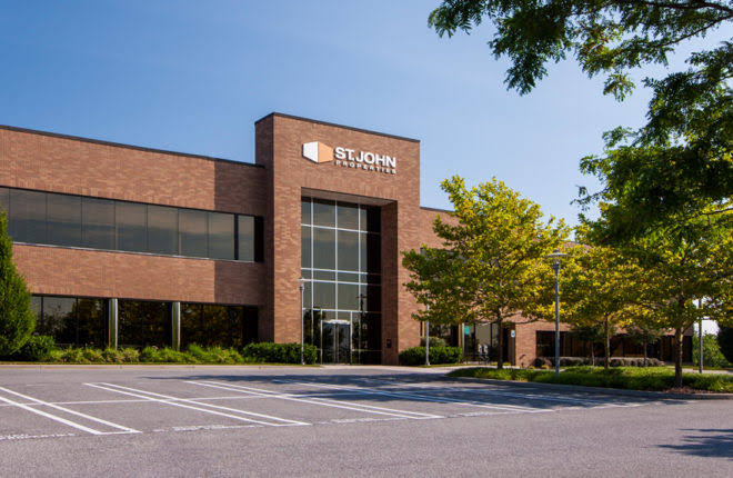 شركة تقرر توزيع 10 ملايين دولار على موظفيها كمكافأة شركة تقرر توزيع 10 ملايين دولار على موظفيها كمكافأة