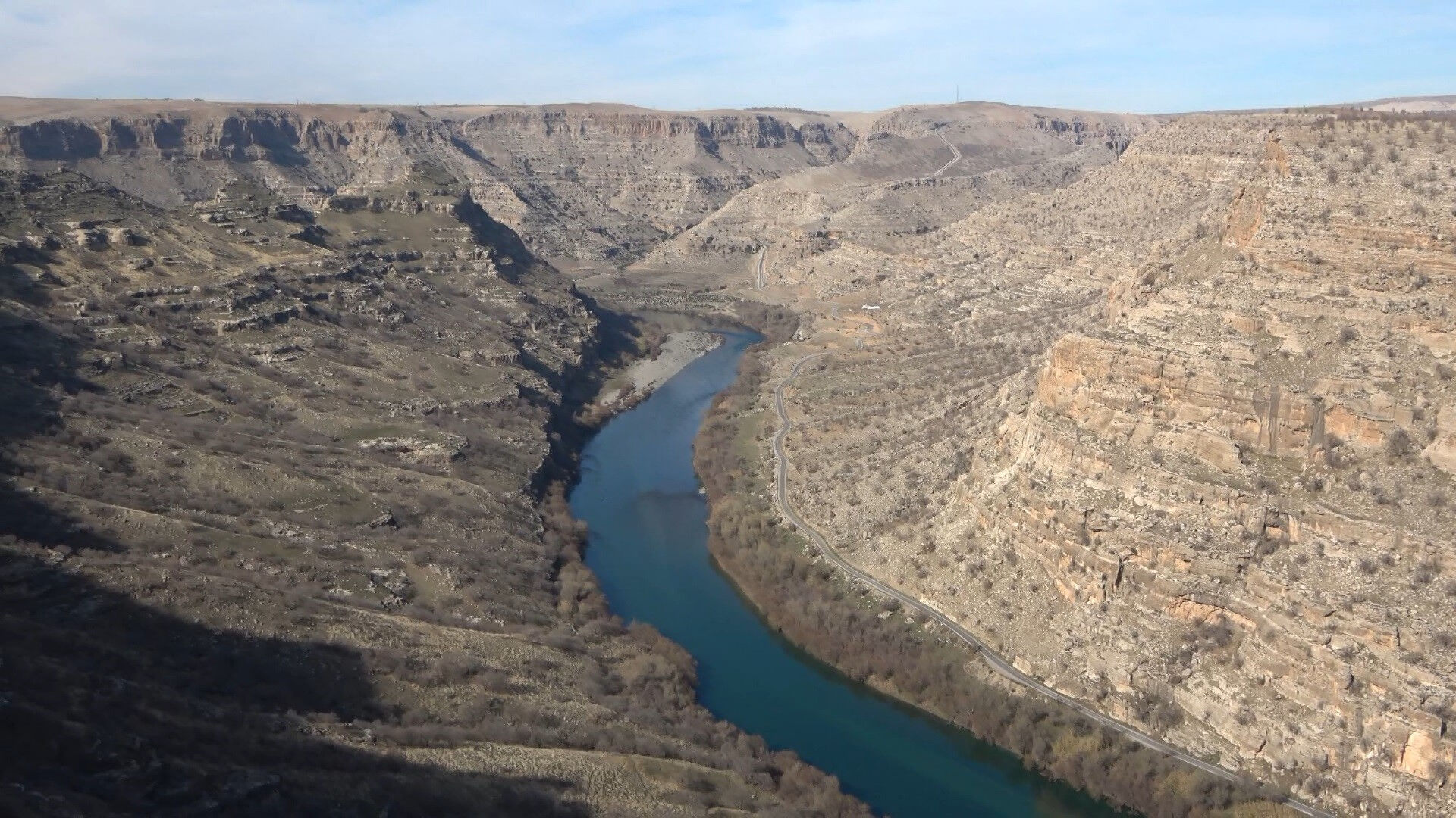 افتتاح الشرفة الزجاجية في وادي جهنم بشرناق.. وجهة سياحية جديدة في تركيا افتتاح الشرفة الزجاجية في وادي جهنم بشرناق.. وجهة سياحية جديدة في تركيا
