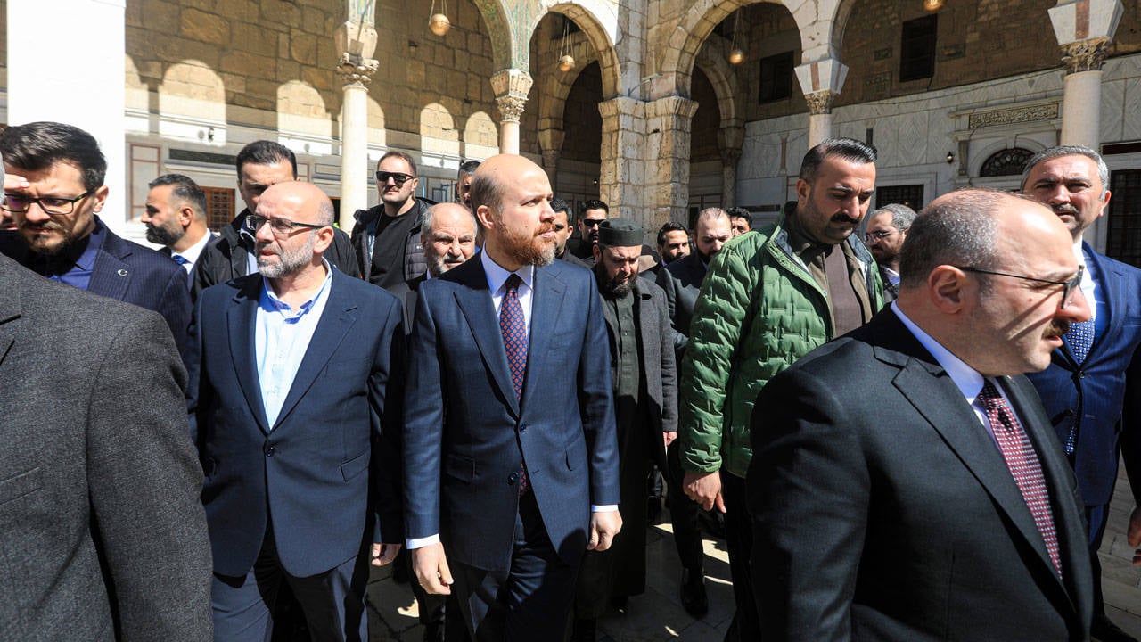 بلال أردوغان في دمشق! يؤدي صلاة الجمعة في الجامع الأموي