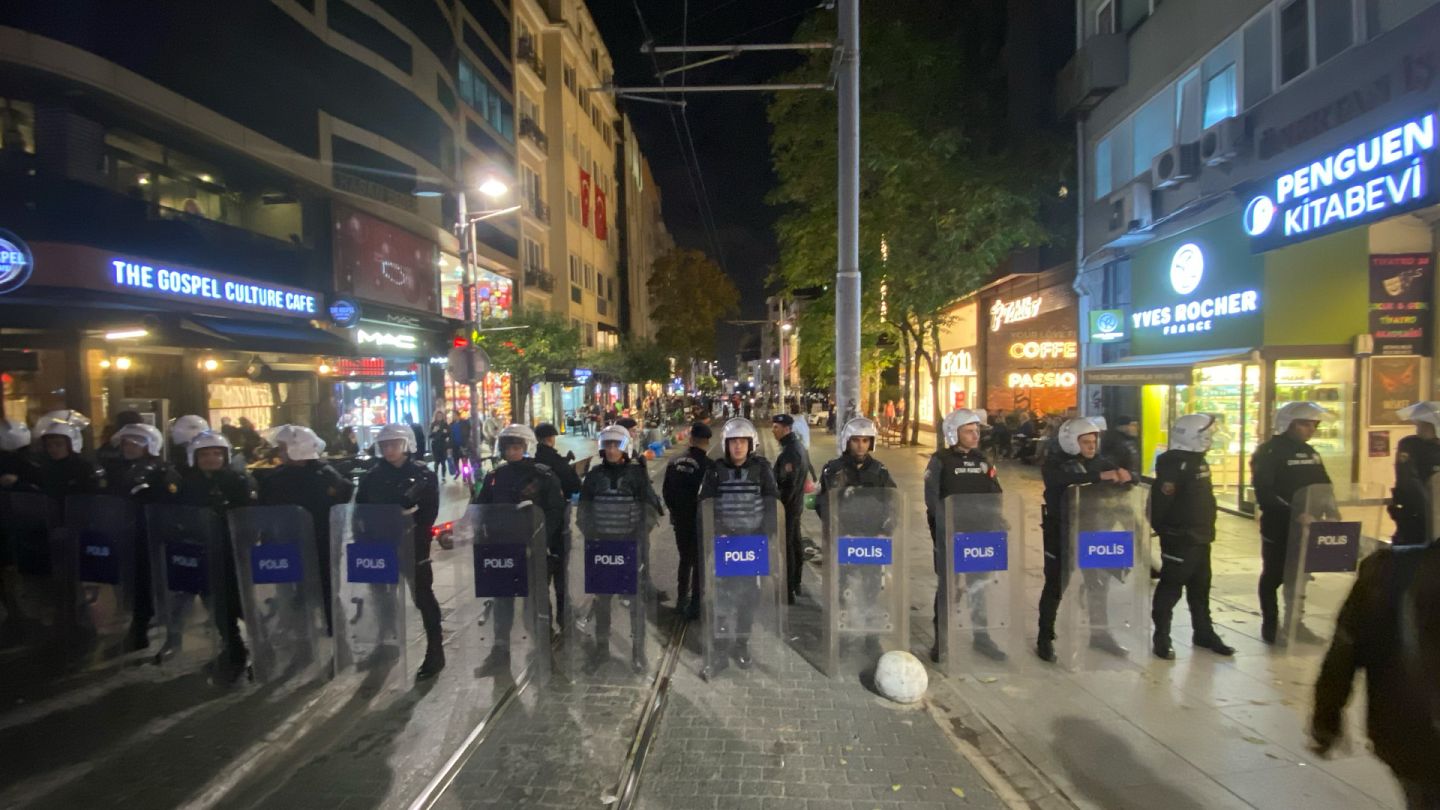 ماذا يحدث في وان شرق تركيا؟