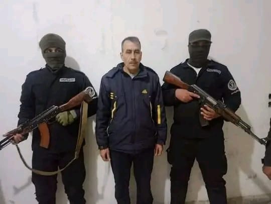 القبض على "أبو حيدر جوية" في ريف دمشق.. تفاصيل صادمة حول التهم الموجهة إليه القبض على "أبو حيدر جوية" في ريف دمشق.. تفاصيل صادمة حول التهم الموجهة إليه