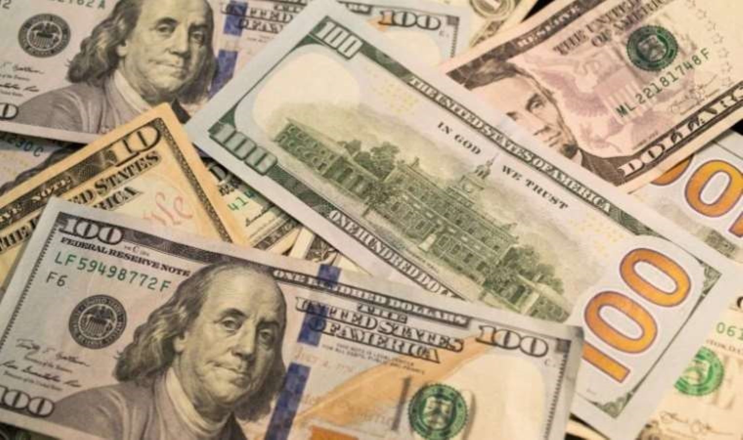 سعر الدولار اليوم يقلب التوقعات والليرة التركية في انهيار مستمر.. هل حان وقت الشراء أم البيع؟
