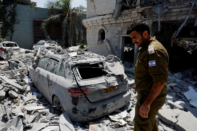 اليوم السابع للحرب.. إسرائيل تقصف مفاعل آراك النووي وإيران تمطر تل أبيب بالصواريخ