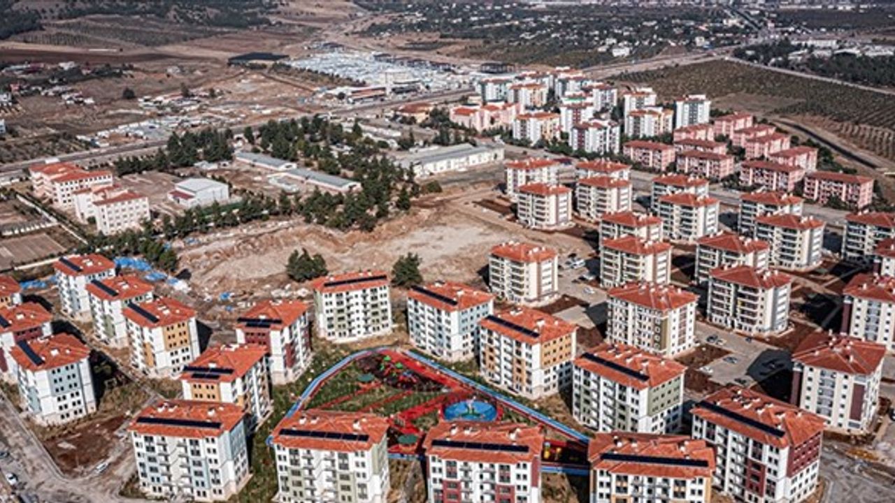 في إنجاز ضخم بعد الزلزال.. تركيا تبدأ تسليم 250 ألف منزل ومحال تجارية للمواطنين المتضررين