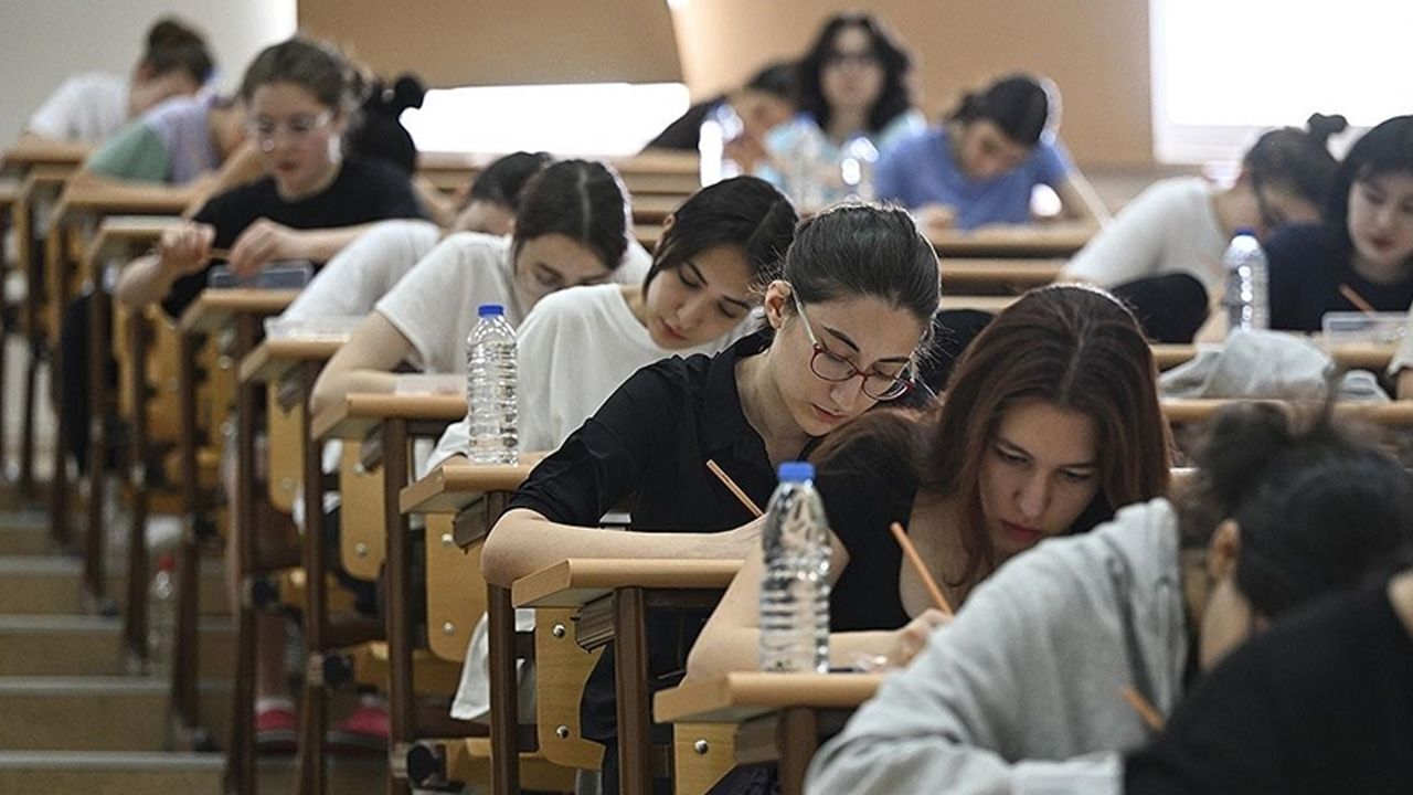 الإعلان عن نتائج امتحان القبول الجامعي YKS لعام 2025 في تركيا