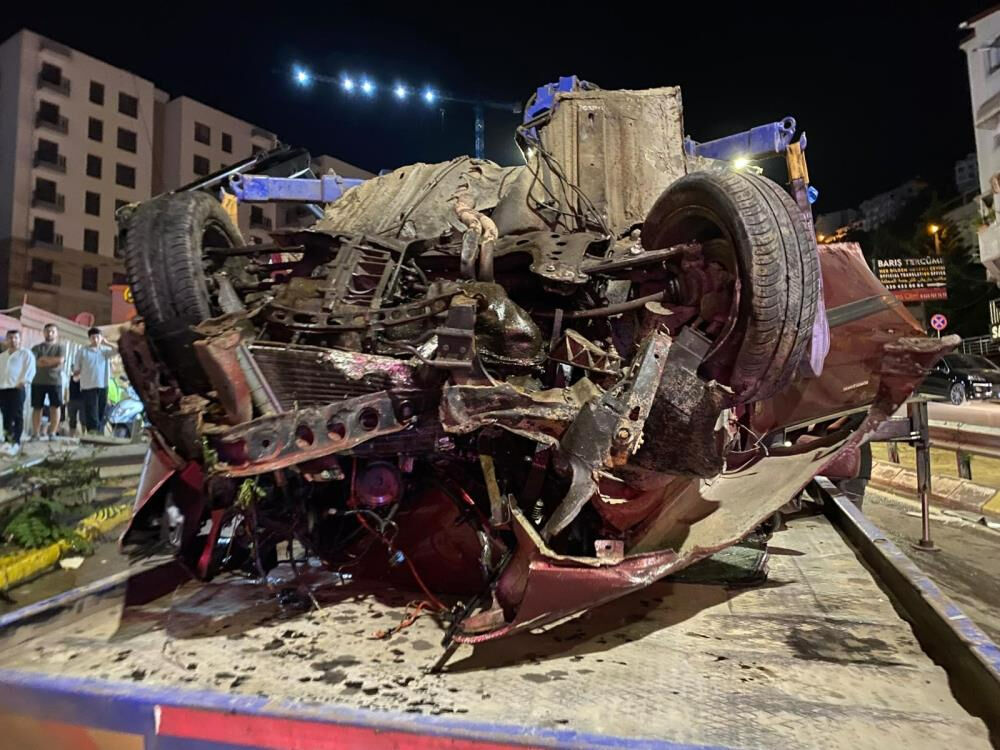 سائق مخمور يتسبب بكارثة في كوجالي.. سيارته اخترقت الحاجز وخلّفت قتلى وجرحى