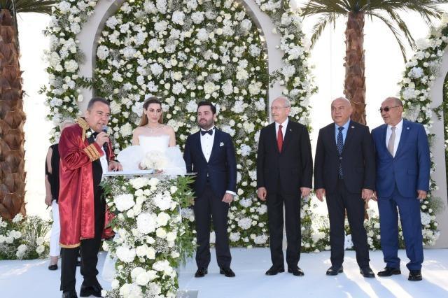 فضيحة تهز بلديات تركيا: رؤساء مدن كبرى في قبضة العدالة القصة الكاملة لأكبر فضيحة في تركيا لعام 2025