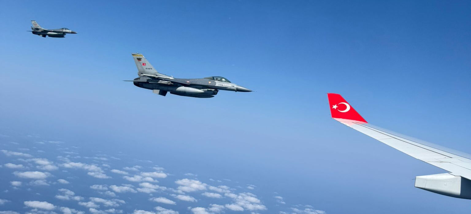 مقاتلات F-16 توجه تحية جوية للرئيس أردوغان في سماء قبرص