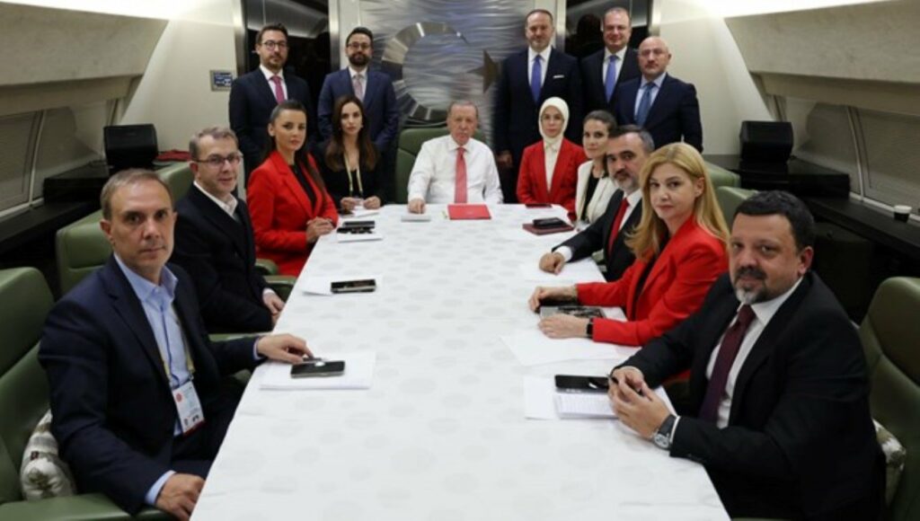 أردوغان يحسم الجدل: حزب الشعب ليس الأول في تركيا… والفساد يكشف المستور! أردوغان يحسم الجدل: حزب الشعب ليس الأول في تركيا… والفساد يكشف المستور!