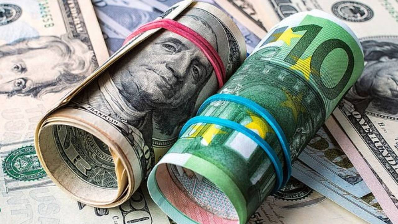 أسعار الدولار و اليورو أمام الليرة التركية اليوم الجمعة 1 آب 2025 في تركيا