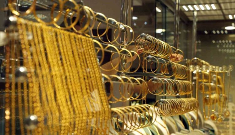 عاجل :أسعار الذهب تترقب قرار الفيدرالي.. خبراء يحذرون من الشراء عند القمة!