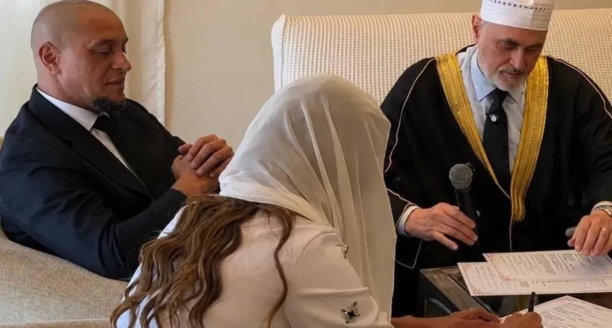 روبرتو كارلوس يحسم الجدل بشأن اعتناقه الإسلام.. ماذا قال؟