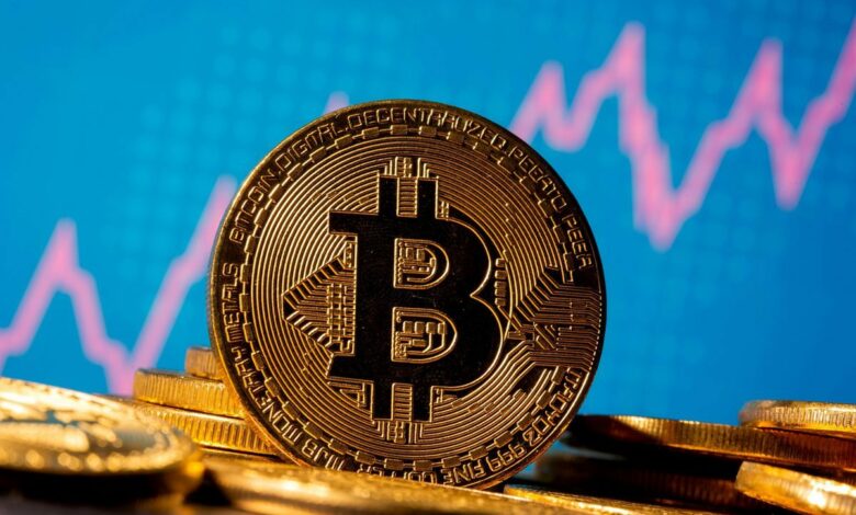 بيتكوين يقترب من دعم 60 ألف دولار بعد فشل كسر المقاومة، بيانات على السلسلة تحذر