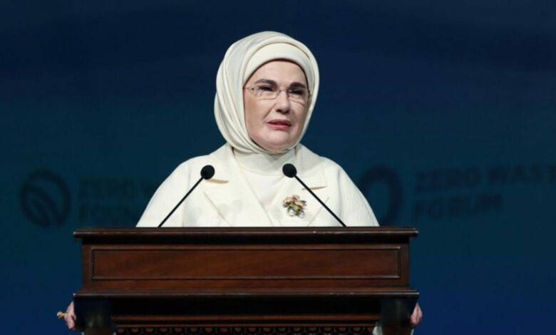 أمينة أردوغان تهنئ حزب العدالة والتنمية بمرور 25 عاماً وتتمنى استمرار صدى إنجازاته في قلوب الشعب التركي