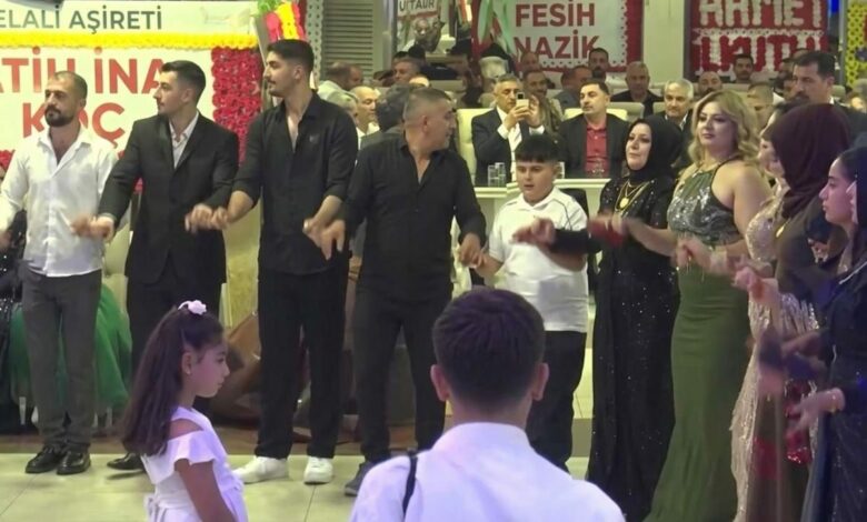 زفاف ختان في أنقرة يجمع 11 مليون ليرة ويشهد إهداء شقة وسيارة فاخرة وإكسسوارات ثمينة لعائلة طفل من عشيرة جلالي