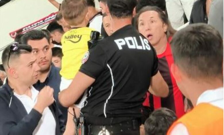 نادي غينشلاربيرليغي يستنكر محاولة نزع قميص طفل من مشجعي فنربخشة